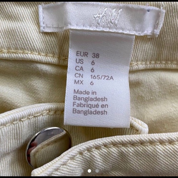 ✨BRAND NEW YELLOW H&M SHORTS✨ - Picture 2 of 3